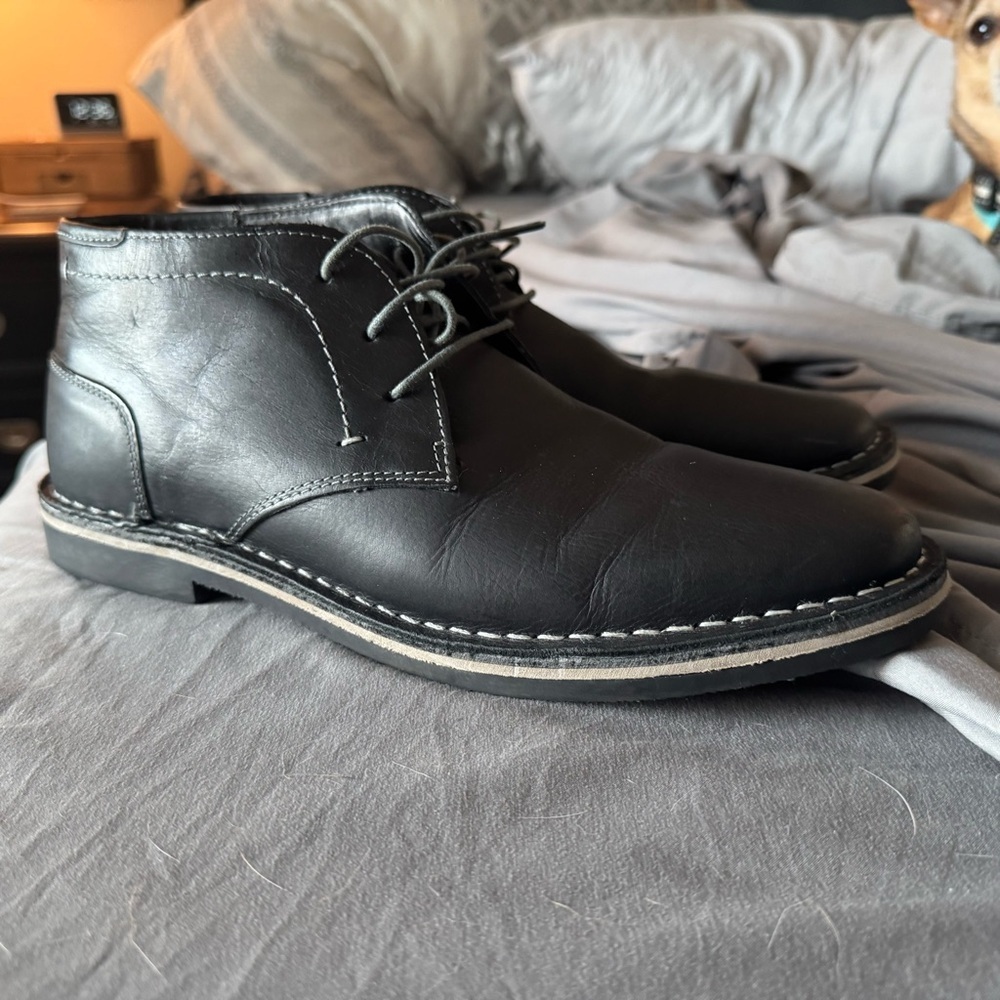 Steve Madden - black chukkka boots, white stitching, men’s size 9 - Picture 2 of 8